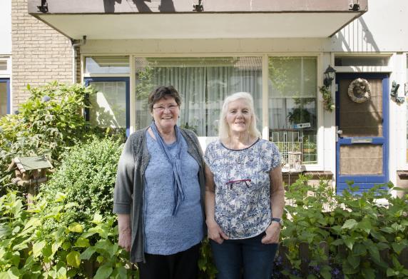 Twee vriendinnen, samen verhuisd naar nieuwbouw in Schoonhoven